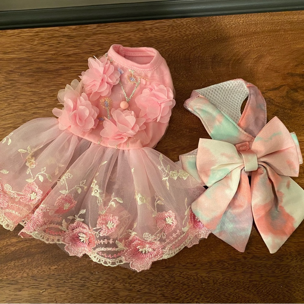 NWOT Pink Floral Dog Harness Dress with Bow and Fancy Dress